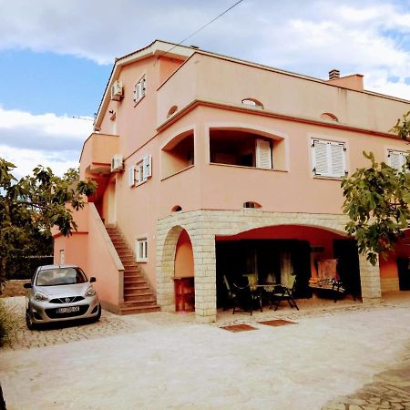 Apartments Ivanka G Малинска Екстериор снимка