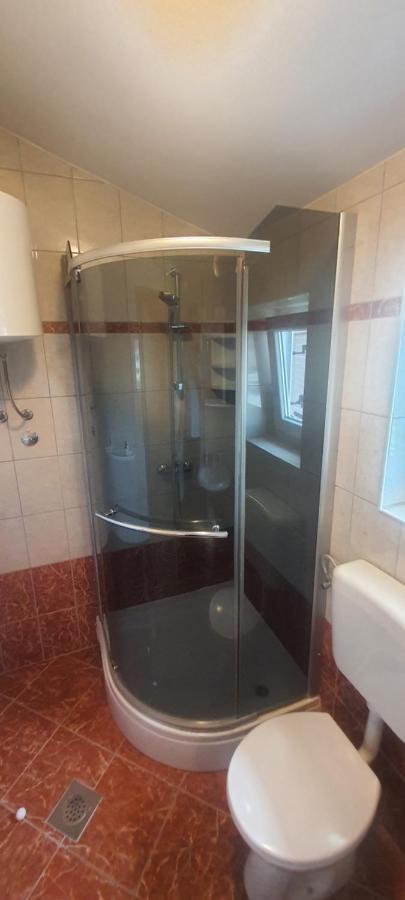 Apartments Ivanka G Малинска Екстериор снимка
