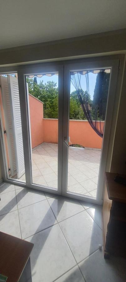 Apartments Ivanka G Малинска Екстериор снимка